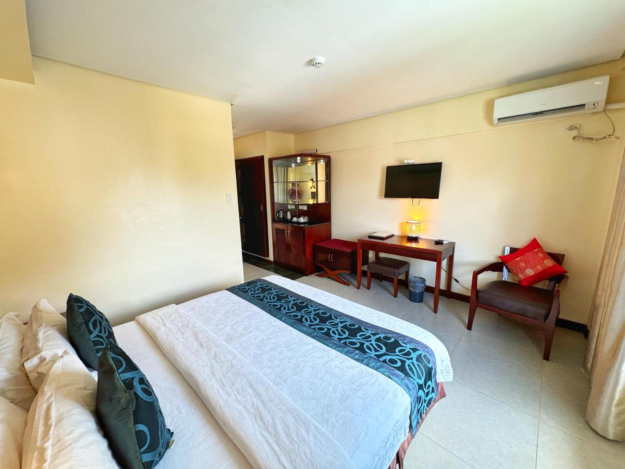 Golden Phoenix Hotel Boracay Manoc-Manoc Buitenkant foto