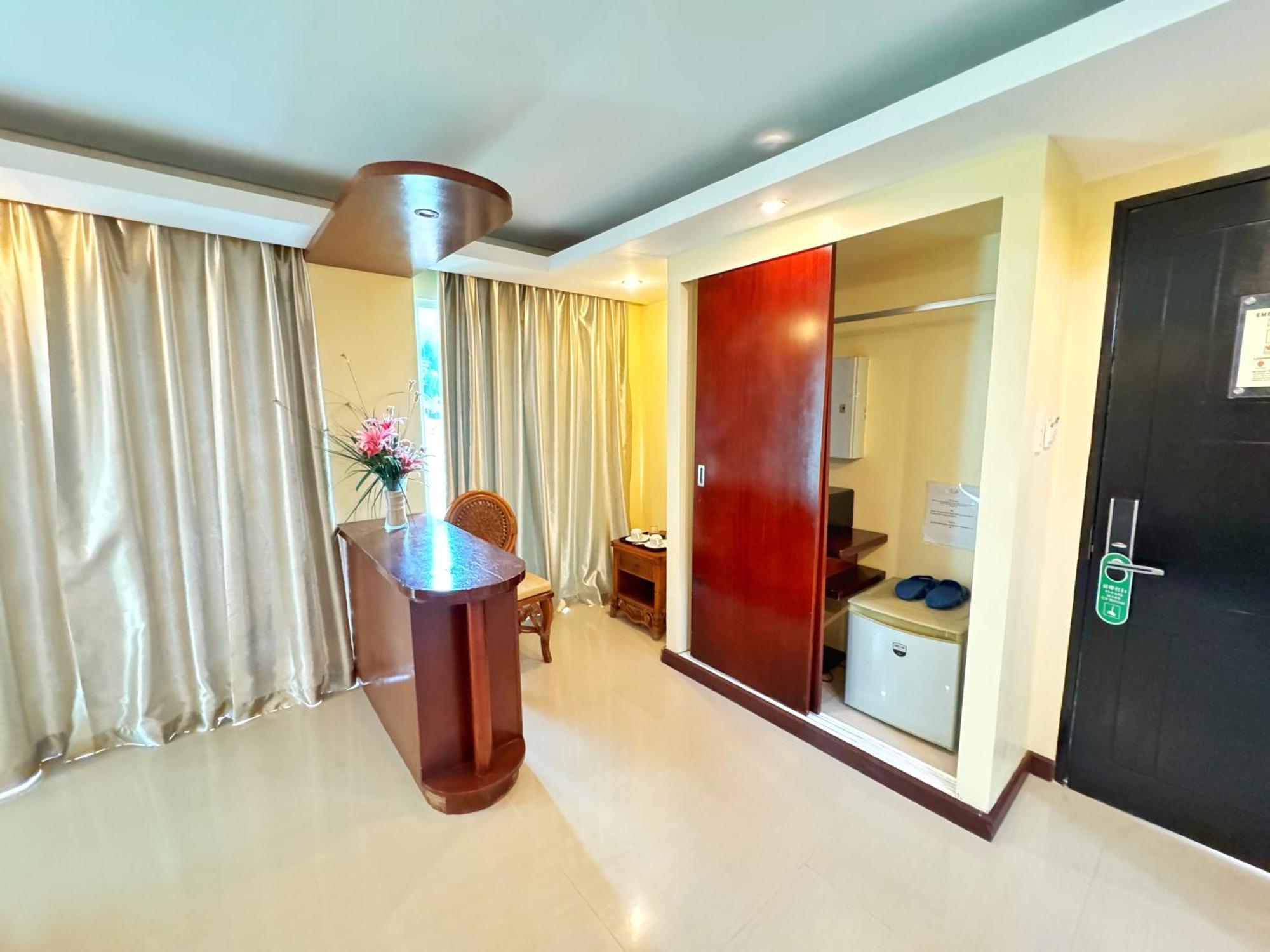 Golden Phoenix Hotel Boracay Manoc-Manoc Buitenkant foto