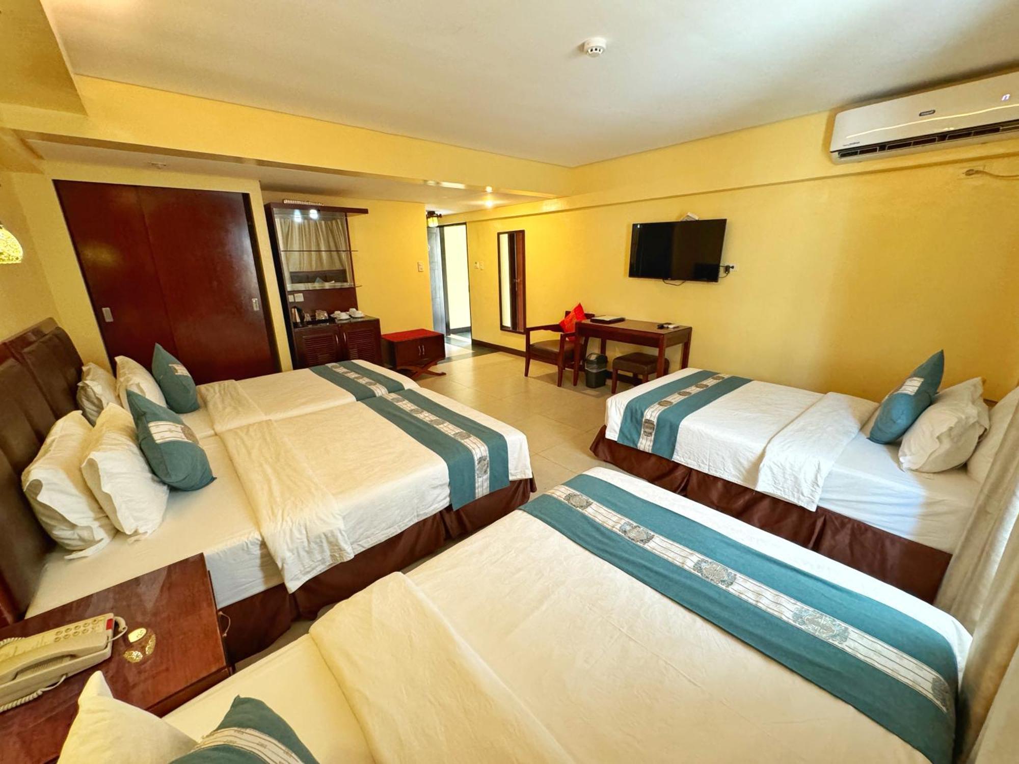 Golden Phoenix Hotel Boracay Manoc-Manoc Buitenkant foto