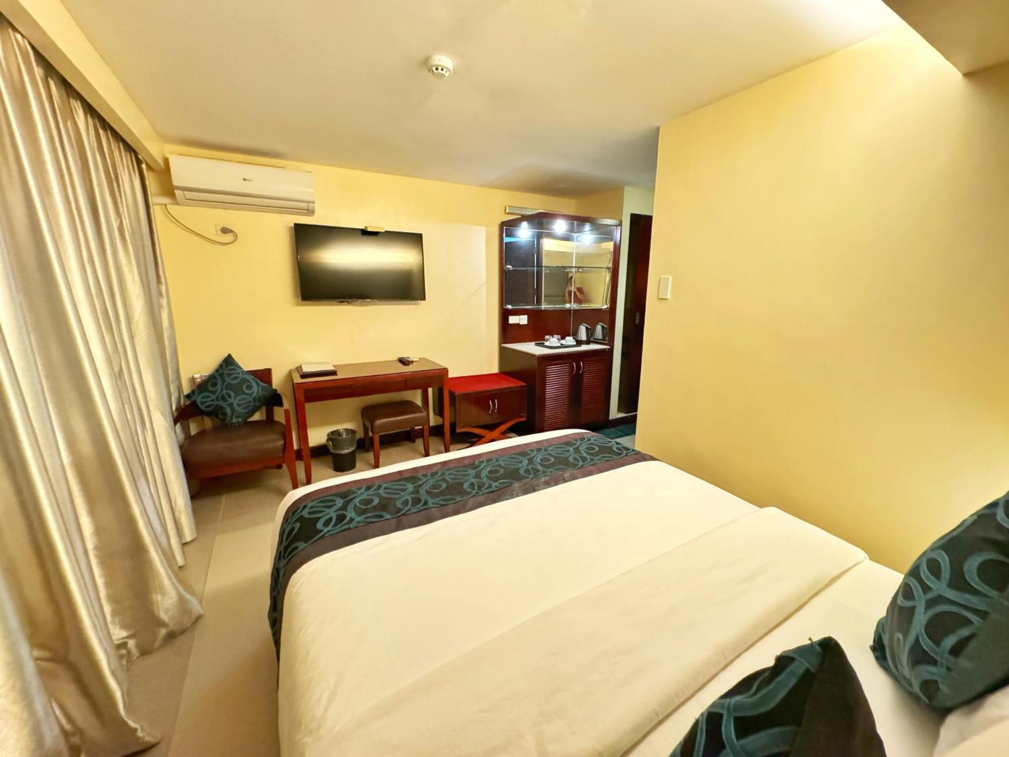 Golden Phoenix Hotel Boracay Manoc-Manoc Buitenkant foto